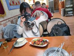 -怡妮新疆风味餐厅(东江湾路店)