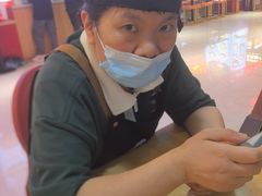 -肥肥虾庄·金牌油焖大虾(汉口城市广场店)