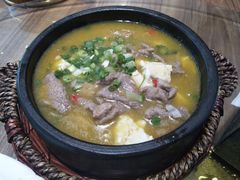 石锅牛柳豆花-土桥手掌鸡·26年灌县老味道(都江堰店)