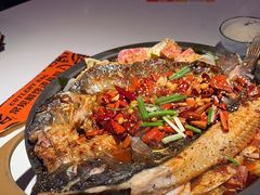-鸣记脆皮烤鱼·海鲜烤鱼(三八广场店)