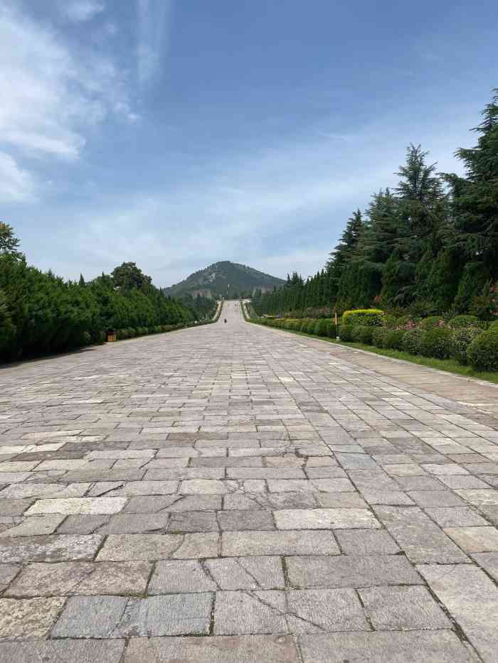 乾陵-"推荐理由:咸阳一带共有帝王陵墓七十二座."-大众点评移动版