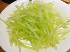 炝拌莴笋丝-河沿肉饼Beijing Pie(东华门店)