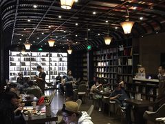 -钟书阁(松江泰晤士小镇店)