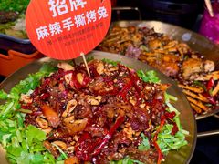 -何师烧烤Pro ·江湖川菜·小龙虾·精酿啤酒(太古里旗舰店)