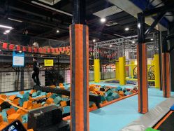 -蹦贝运动中心·蹦床·攀岩·闯关(龙岗店)