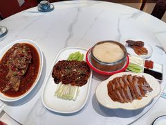 -梅利汴京烤鸭•开封豫菜地标店(东大街店)