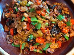 土家锅气爆鸡杂-吃饭皇帝大(合生汇店)