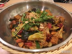 -拿渡麻辣香锅(世茂广场·工三店)