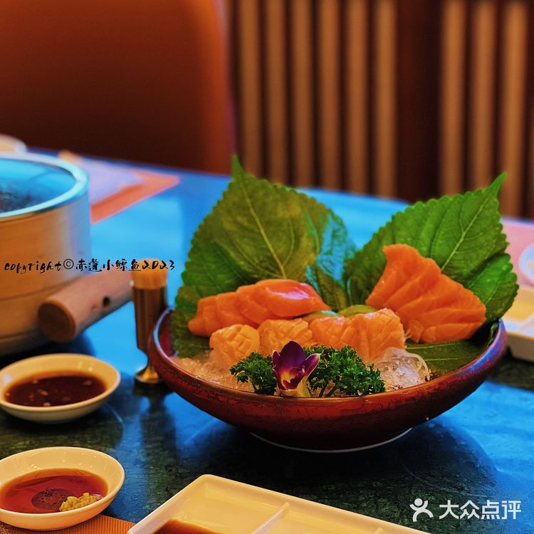 赤道小鲸鱼|朝鲜美食·美女·美景平壤民达来餐厅