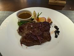 -卡普里披萨·牛扒·下午茶