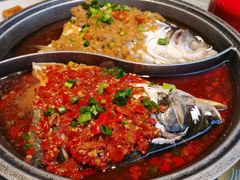 -阿瓦山寨·湘菜现炒·剁椒鱼头王(咸阳总店)