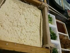 -东口码头·烧鸽子·鱼头泡饼·地方菜(金鹰悦城店)