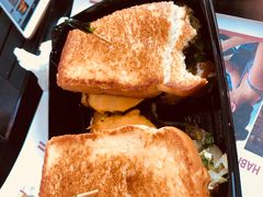 -The Habit Burger Grill 哈比特汉堡(爱琴海店)