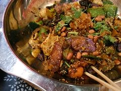 -愉肴麻辣香锅(中山路店)