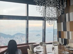 -OZONE 顶楼酒吧(香港丽思卡尔顿酒店)