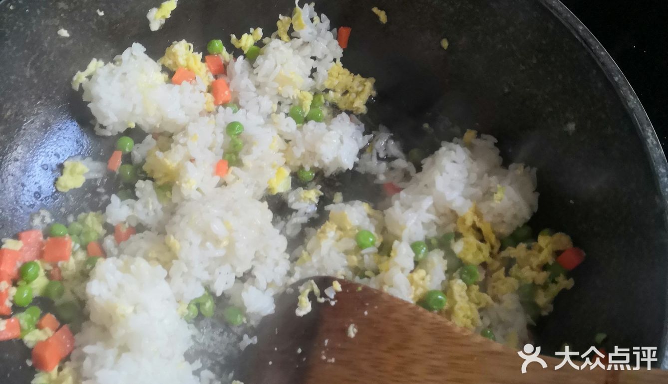 绿豆，一个鸡蛋 配料是：番茄酱，糖，盐