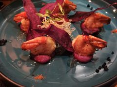 煎虾配紫薯泥薯片及姜味柠檬汁-AZUL by FUEL蓝色·法式酒馆(琶醍店)