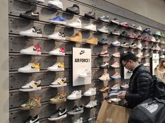 -ABC MART(心斎橋店)