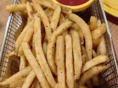 -BHC炸鸡(明洞总店)