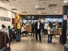 -麦当劳(上海虹桥站30B检票口楼上)