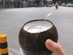 -椰爺爺·椰子冻砵仔糕