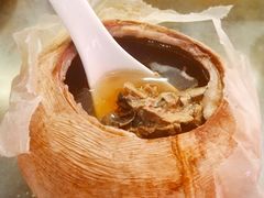 泰式椰皇炖乌鸡汤-陈鹏鹏潮汕菜(宝安机场T3航站楼店)