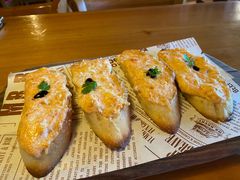 芝士焗蟹柳餐前包-MR.ROCKY洛奇先生·西餐&酒吧(琶醍店)