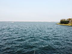 -上海滴水湖皇冠假日酒店