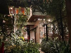 -Cuc Gach Quan Restaurant