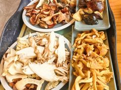 -云朵小院·石锅鱼·野生菌餐厅(蒗放店)