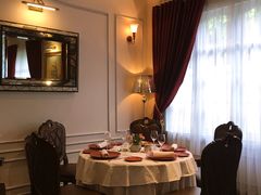 -La Villa French Restaurant