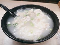 鲜肉小馄饨-王家沙点心店(西康路店)