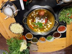 -顶顶汤火牛排火锅·经典铜锅涮肉