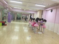 -雅米拉艺术中心(少儿舞蹈培训)