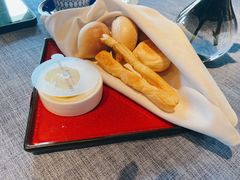 -弦月窗LUNETTE BY AMANDA(复兴路店)