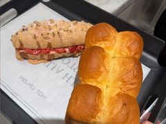 -HOT CRUSH趁热集合·现烤面包(上海环球港店)