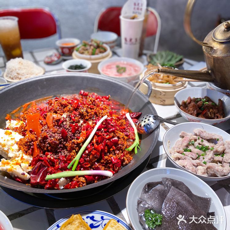 重庆探店|超高颜值又好吃的叙利亚风火锅店