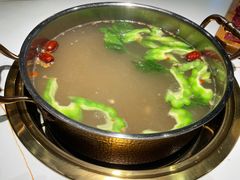 凉瓜黄豆汤底-牛人日志·鲜牛肉骨汤火锅(万科里瑧店)