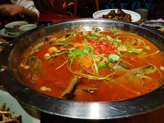 -野山舂·贵州现舂酸汤火锅(鸿通城店)