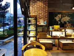 -焙丽拾光(麦凯乐直营店)