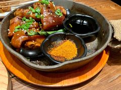 个旧烤猪蹄-云海肴·汽锅鸡·云南菜(美罗城店)