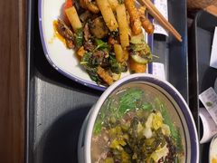 -云阿蛮云南生烫牛肉米线(奉贤路店)