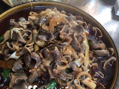 -一品红烧鸭特色川菜(三岔湖店)
