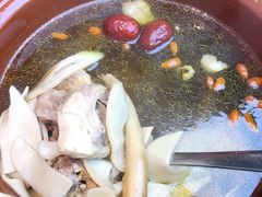 -有红鸡毛店·川菜(建设路店)