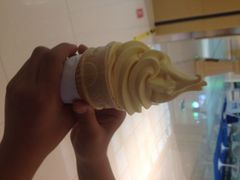 黄的布一样冰淇淋甜筒-麦当劳(东吴广场银泰城店)