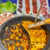 杭州首家双臭火锅 料太足啦