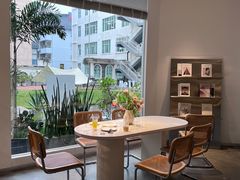 -洪小鹏生活美学馆(领SHOW天地店)
