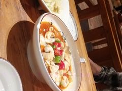 -老滇山寨•云南特色菜•地方菜•民族风情歌舞表演(金碧店)