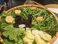 -尚尚仙·酸汤猪手·猪肚鸡火锅(华联万柳购物中心店)