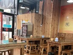 大堂-陇上全荟兰州传统牛肉面(延吉路店)